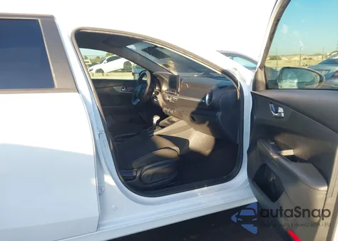 2021 Kia Forte Lxs из США, поврежденный, VIN 3KPF24AD6ME340165